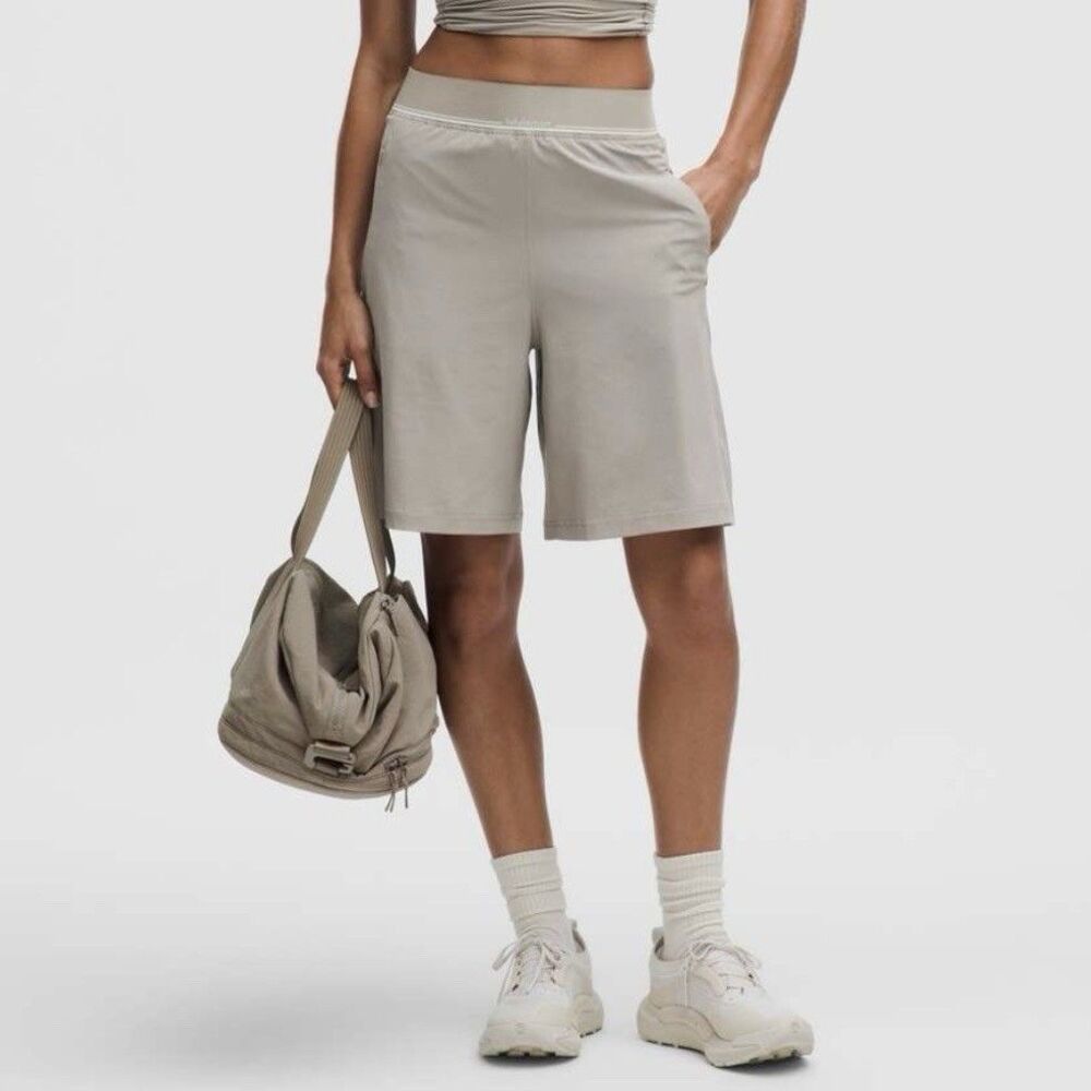 Lululemon Swift Relaxed Shorts 9” Logo Waistband Women’s XL Warm Ash Grey NWT - Picture 14 of 16
